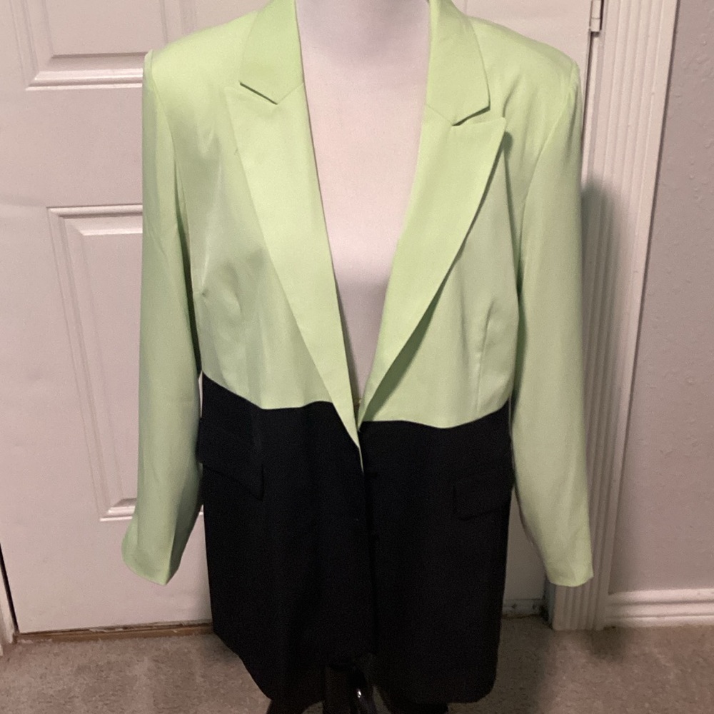 Stylish Women's Blazer - Light Green and Black